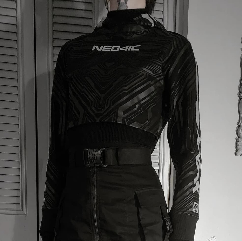 Neo4ic AP3X-7 Crop Hoodie